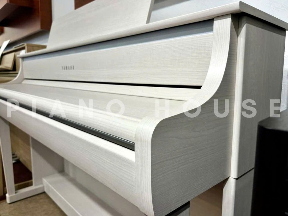 YAMAHA CLP-875 WB - Ảnh thực tế 3